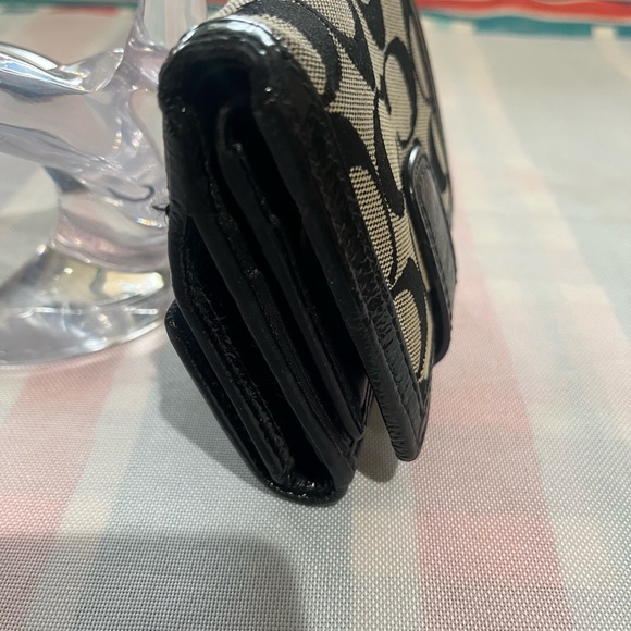 Coach Signature Wallet EUC - Picture 4 of 10